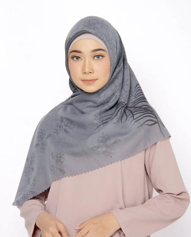 ZM Zaskia Mecca - Labuan Bajo Scarf Kerudung Segi Empat