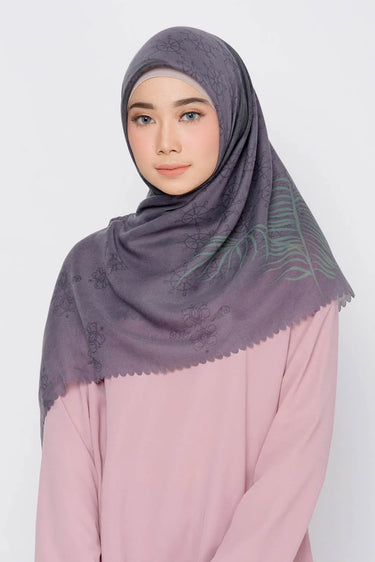 ZM Zaskia Mecca - Labuan Bajo Scarf Kerudung Segi Empat