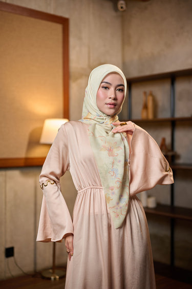 [INCLUDE PREMIUM HARD BOX] ZM Zaskia Mecca - Scarf Primadona Series Lilya Senja | Hijab Premium Square Motif Kerudung Segi Empat