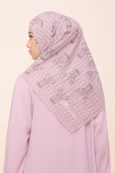 ZM Zaskia Mecca - Mentawai Scarf Kerudung Segi Empat