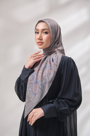 [INCLUDE PREMIUM HARD BOX] ZM Zaskia Mecca - Nona Primadona Series Ultra Silky Scarf - Hijab Premium Square Motif Kerudung Segi Empat