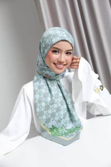 ZM Zaskia Mecca - Nagasari Scarf Kerudung Segi Empat