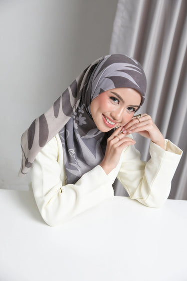 ZM Zaskia Mecca - Malea Scarf Kerudung Segi Empat