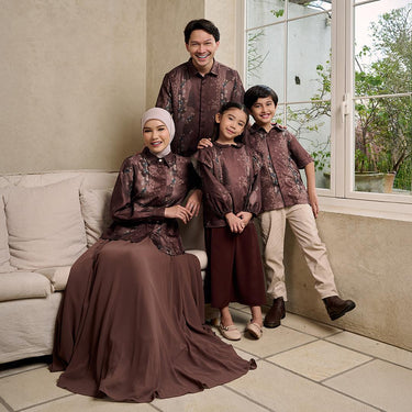 ZM Zaskia Mecca - Sarimbit Family Set | Romansa Khatulistiwa Edisi Bunga SImpur | Blouse Wanita | Kemeja Pria Anak
