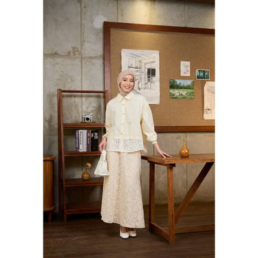 ZM Zaskia Mecca - Delwyn Kemeja Wanita | Daily