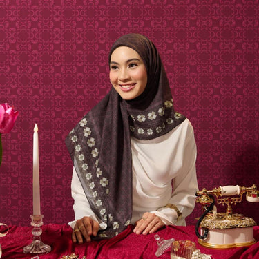 [INCLUDE PREMIUM HARD BOX] ZM Zaskia Mecca - Scarf Harmoni Series Alur | Hijab Premium Square Motif | Kerudung Segi Empat