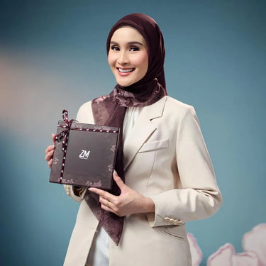[INCLUDE HARD BOX] ZM Zaskia Mecca - Scarf Jejak Teduh Huta | Hijab Voal Alaska Premium Square | Hijab Motif Kerudung Segi Empat