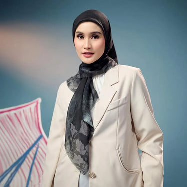 [INCLUDE HARD BOX] ZM Zaskia Mecca - Scarf Jejak Teduh Huta | Hijab Voal Alaska Premium Square | Hijab Motif Kerudung Segi Empat