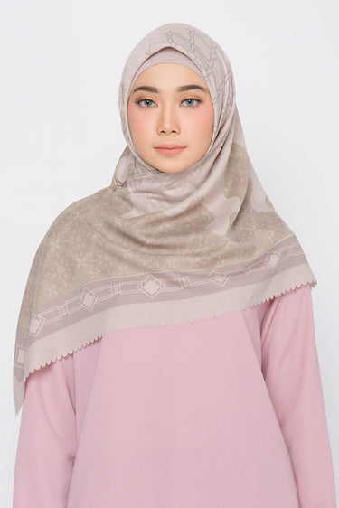 ZM Zaskia Mecca - Majegau Scarf Kerudung Segi Empat